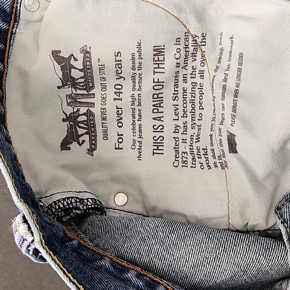 Levi's 550 Jeans. Medium blue 34 x 32 EUC - Picture 7 of 9